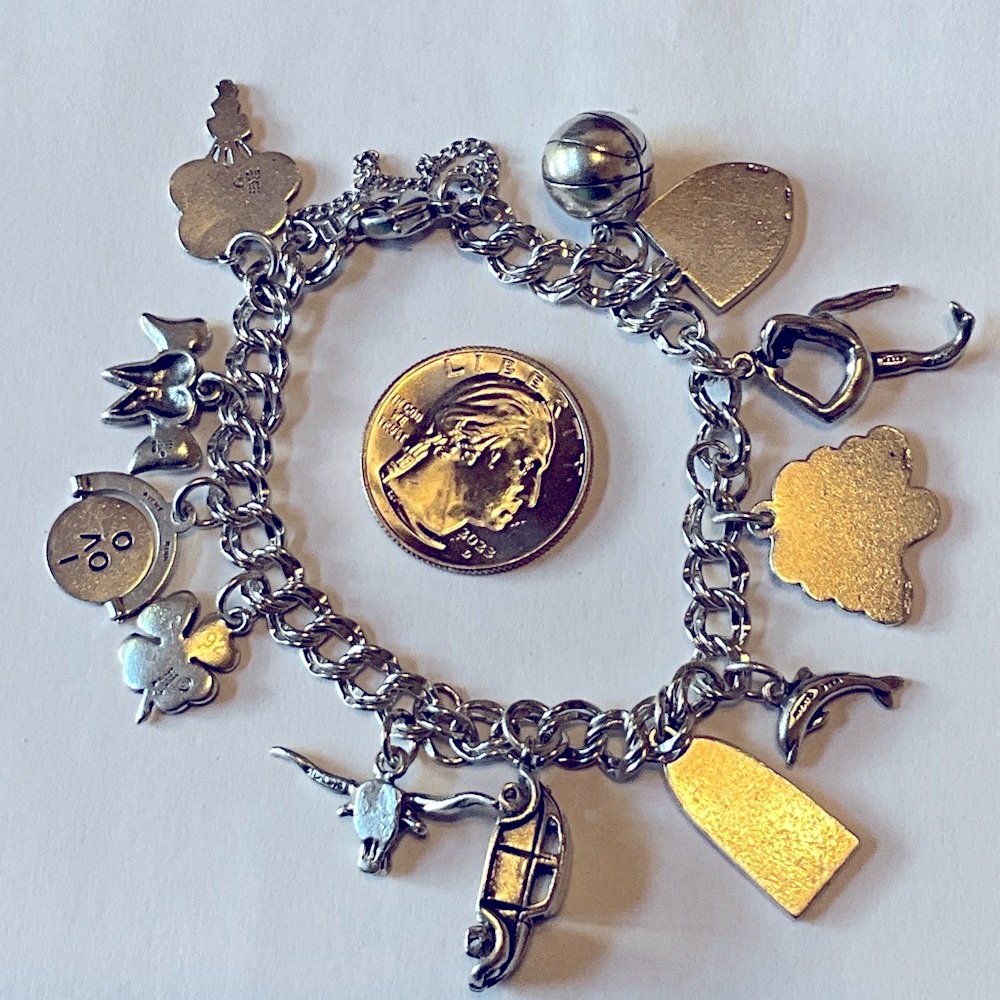 Sterling Silver James Avery 12 Charm Bracelet with Various Retired Charms - Picture 2 of 16